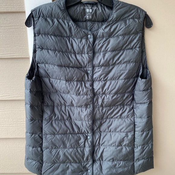 Uniqlo Round Neck Ultra Light Down Vest, XL - Picture 3 of 6